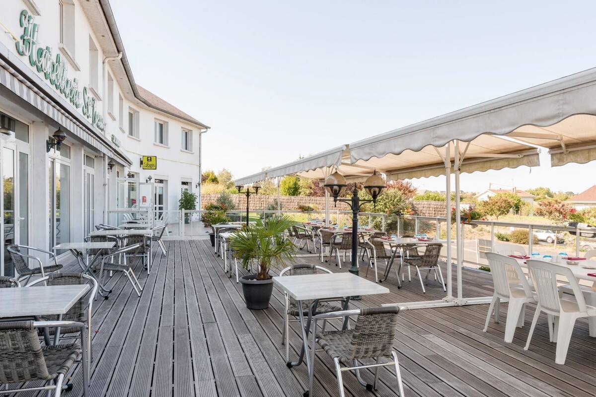 lunch and dinner served, french cuisine