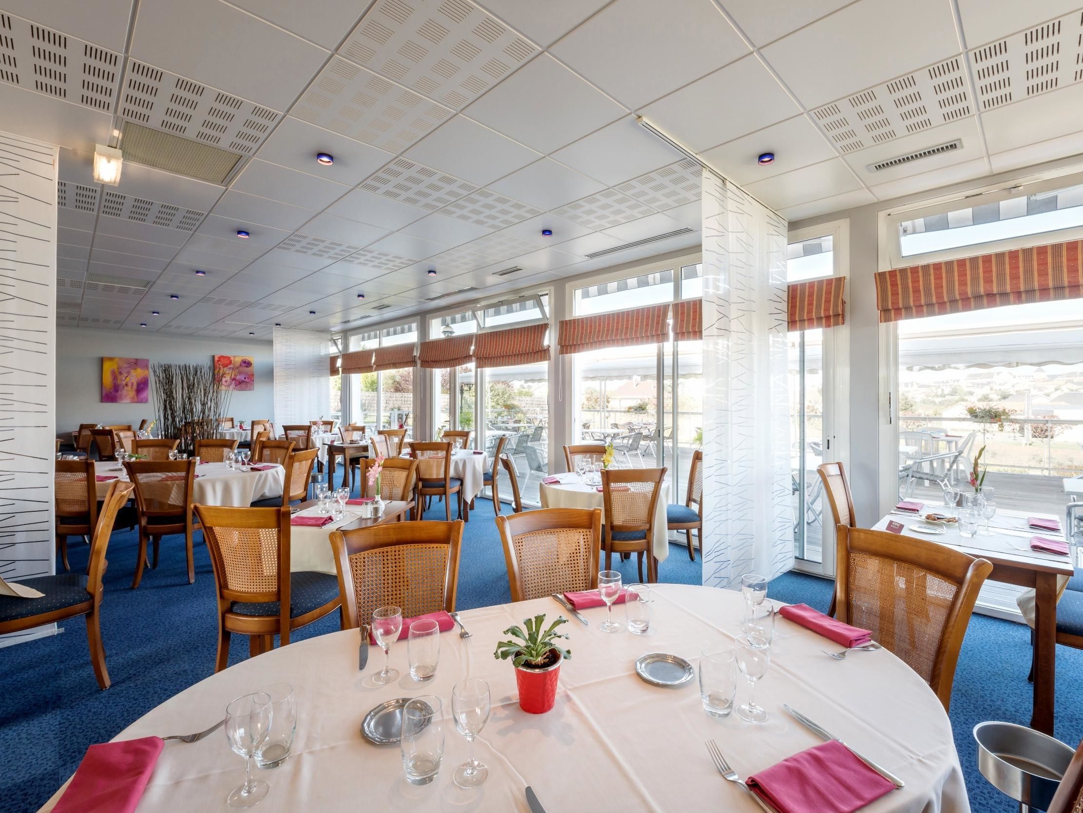 lunch and dinner served, french cuisine