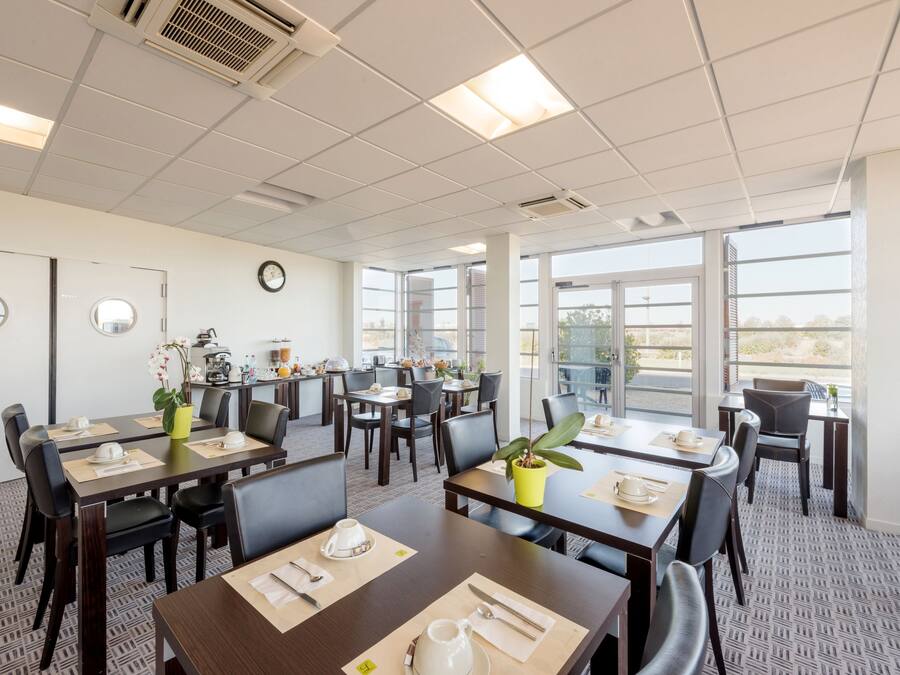 Päivittäinen buffetaamiainen (10 EUR per henkilö)