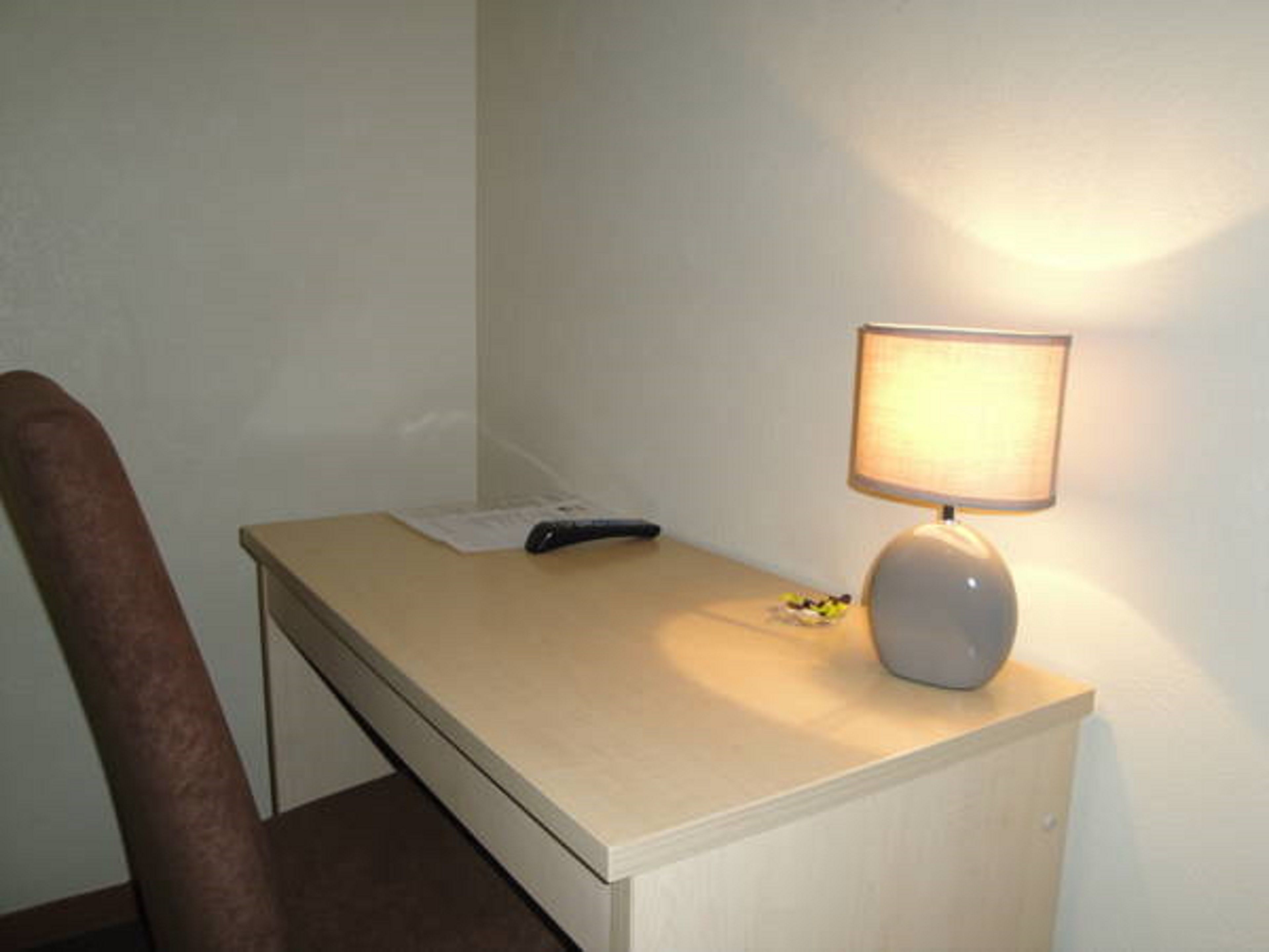 desk, blackout curtains, soundproofing, free wifi