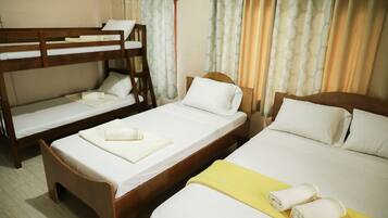 3 bilik tidur, peralatan tempat tidur premium, dihias secara berasingan