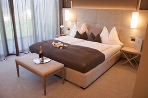 Minibar, safe på rommet, skrivebord og wi-fi (inkludert)