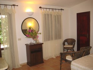 Superior Studio, 1 Queen Bed, Ground Floor | Desk - Villa Margherita (Favignana)