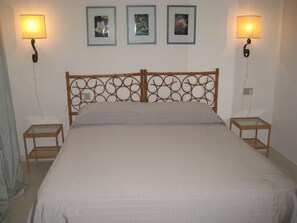 Superior Studio, 1 Queen Bed, Ground Floor | Desk - Villa Margherita (Favignana)