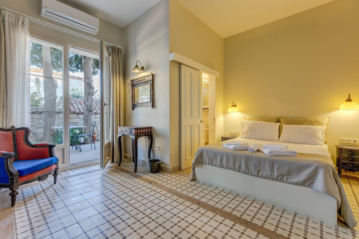 Habitación doble superior, Terraza | Ropa de cama de alta calidad y minibar 