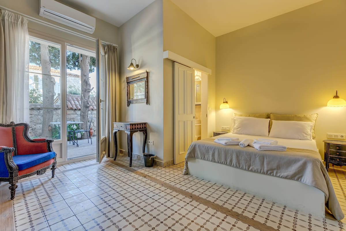 Habitación doble superior, Terraza | Ropa de cama de alta calidad y minibar