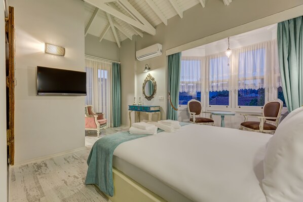 Superior Double Room | Premium bedding, minibar, in-room safe, individually decorated - Vespera Hotel (Cesme)