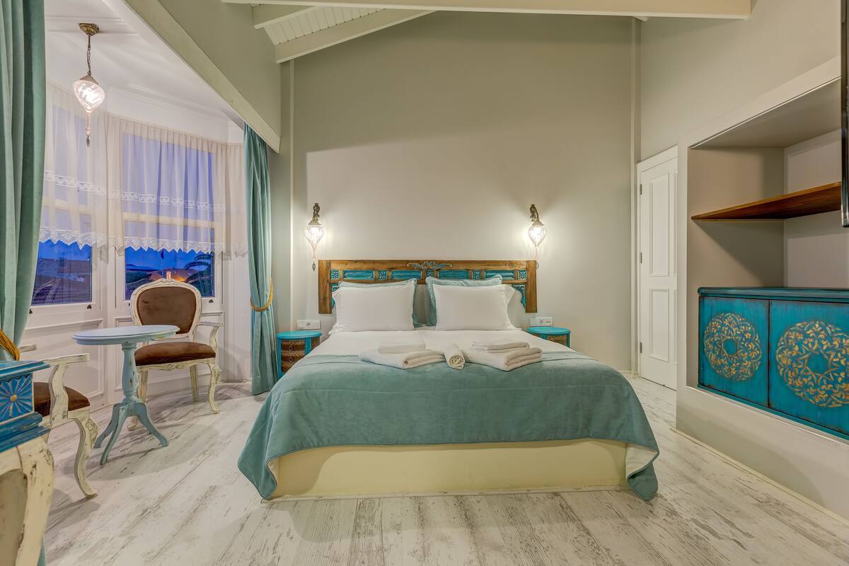Habitación doble superior | Ropa de cama de alta calidad y minibar 