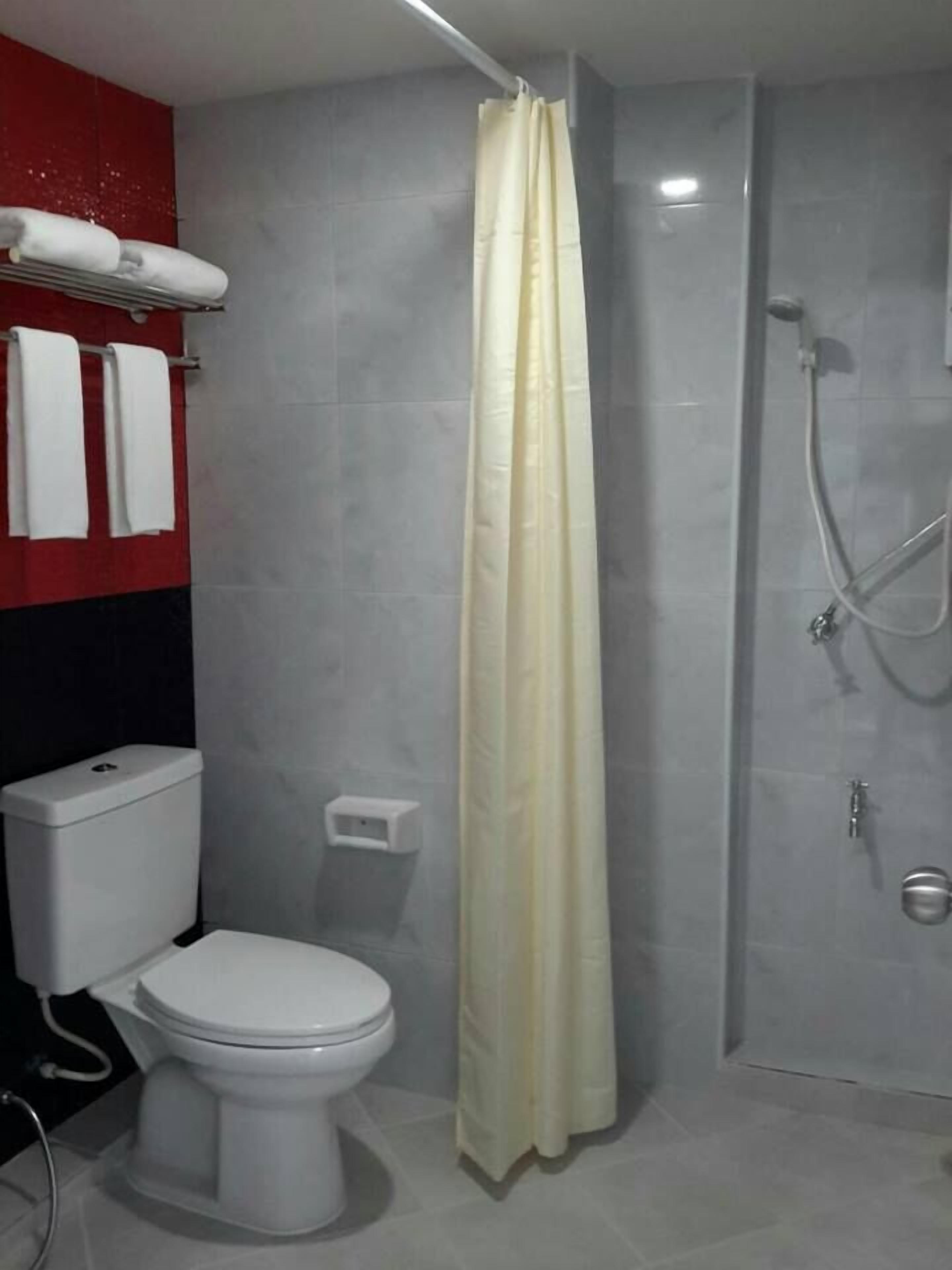 shower, free toiletries, towels