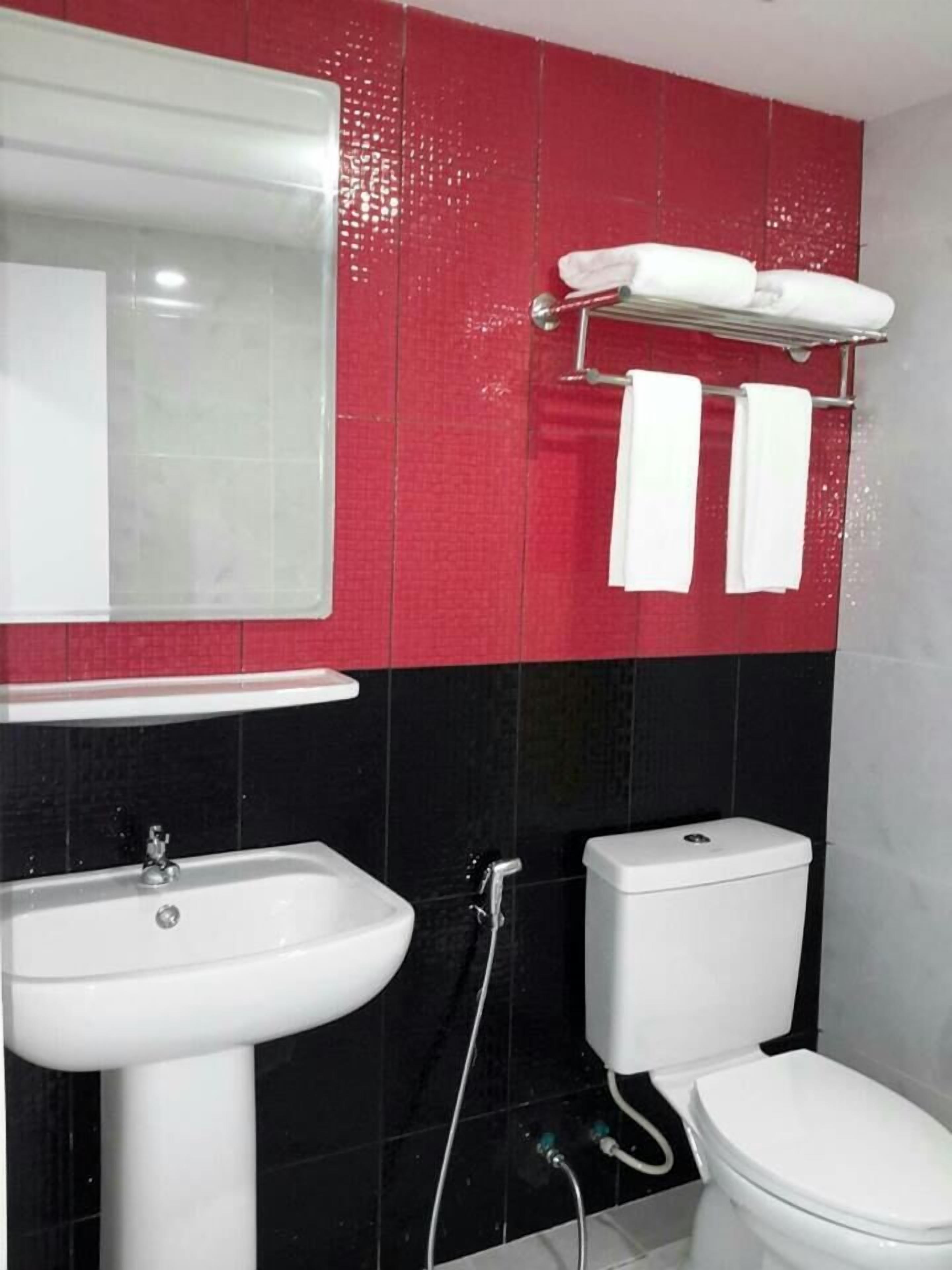 shower, free toiletries, towels