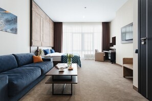Luxury Suite | Premium bedding, minibar, in-room safe, individually decorated