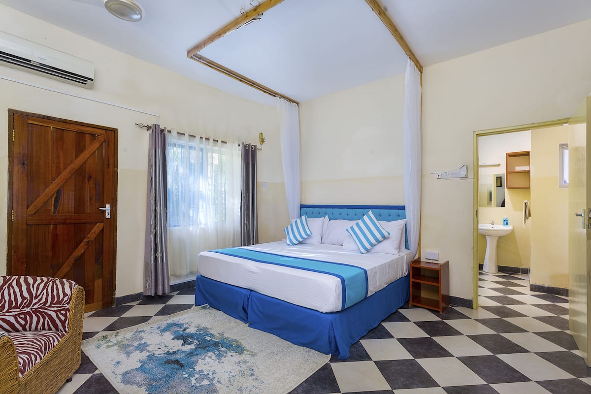 Standard Apartment, 1 Bedroom | 2 bedrooms, in-room safe, desk, soundproofing