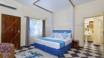 In-room safe, desk, soundproofing, iron/ironing board