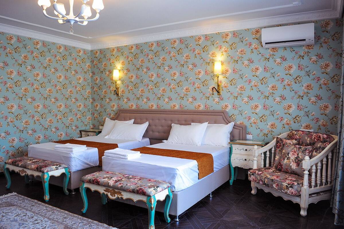 Deluxe Double or Twin Room (Marseille) | Room amenity