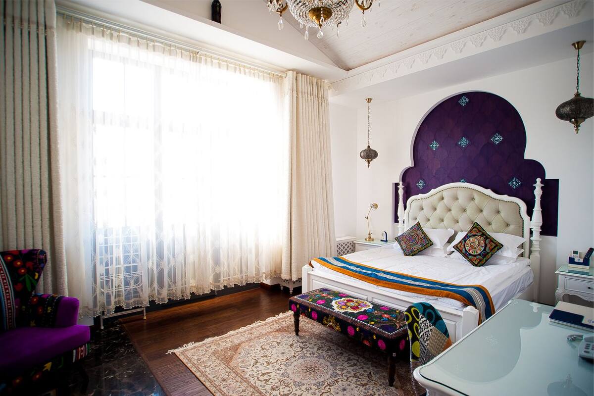 Deluxe Double Room, Terrace (Marrakech) | Living room | 42-inch flat-screen TV with satellite channels, TV