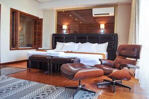 Deluxe Double or Twin Room (New York) | Premium bedding, down comforters, Select Comfort beds, minibar