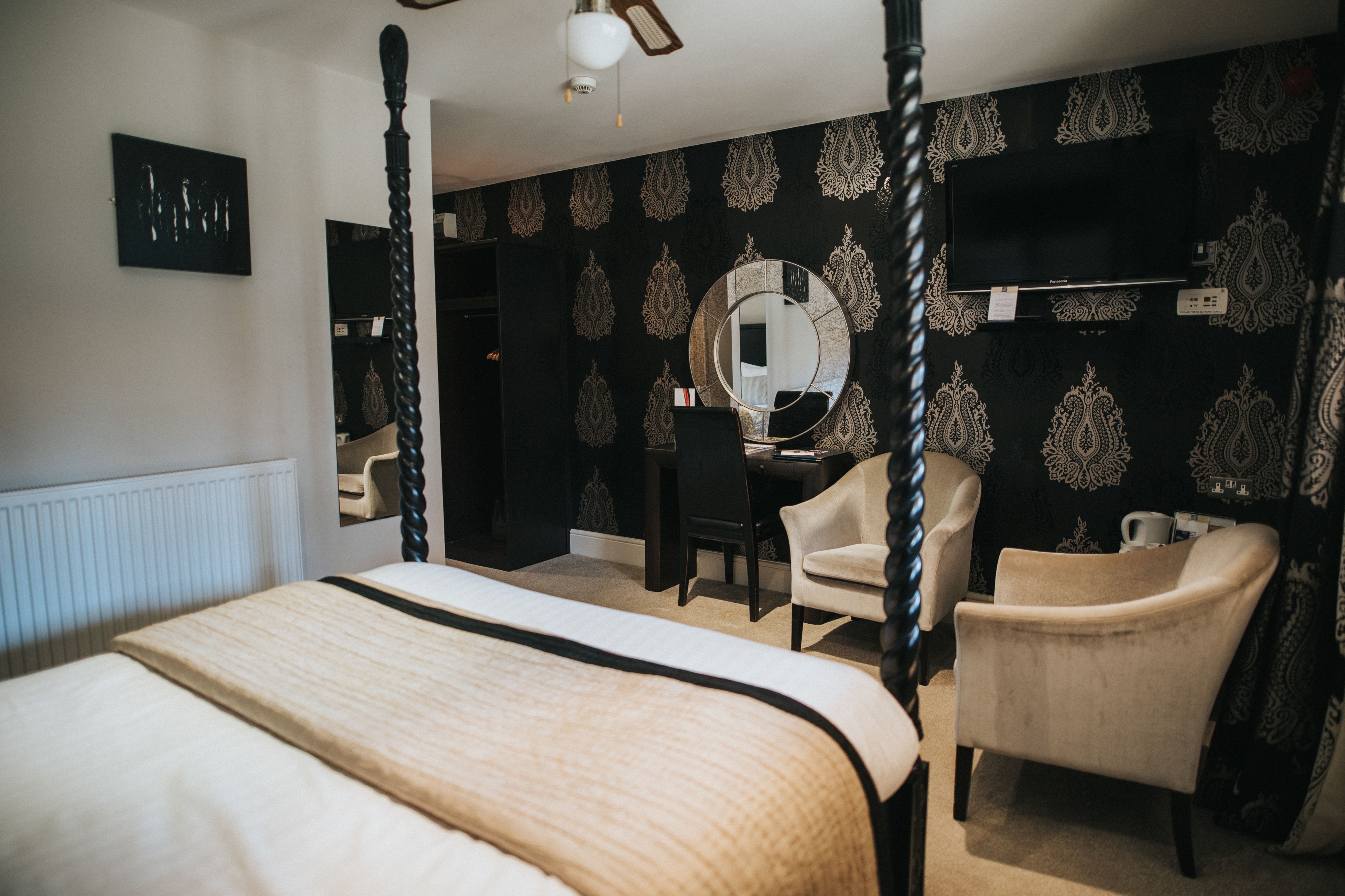 deluxe double room | desk, soundproofing, free cots/infant beds, rollaway beds