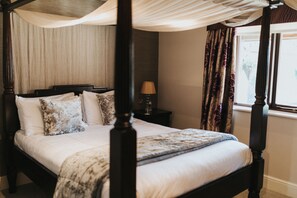 Deluxe Double Room | Desk, soundproofing, free cots/infant beds, rollaway beds - Hall Farm Hotel & Restaurant (Grimsby)