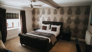 Double Room | Desk, soundproofing, free cots/infant beds, rollaway beds