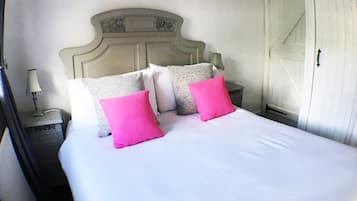 Decoración personalizada, muebles diferentes y escritorio