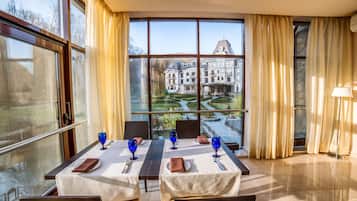 Breakfast, lunch, dinner served; Eastern European cuisine