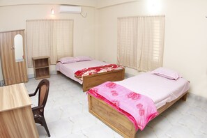 豪華客房 | 書桌、折疊床/加床、免費無線上網、床單