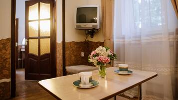 Suite | Living area | TV