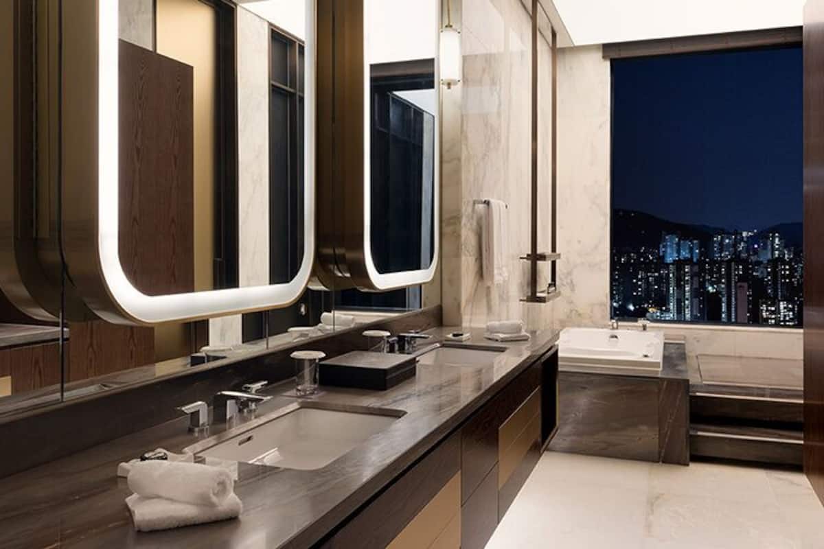 penthouse, 3 bedrooms | bathroom | designer toiletries, hair dryer, bathrobes, slippers
