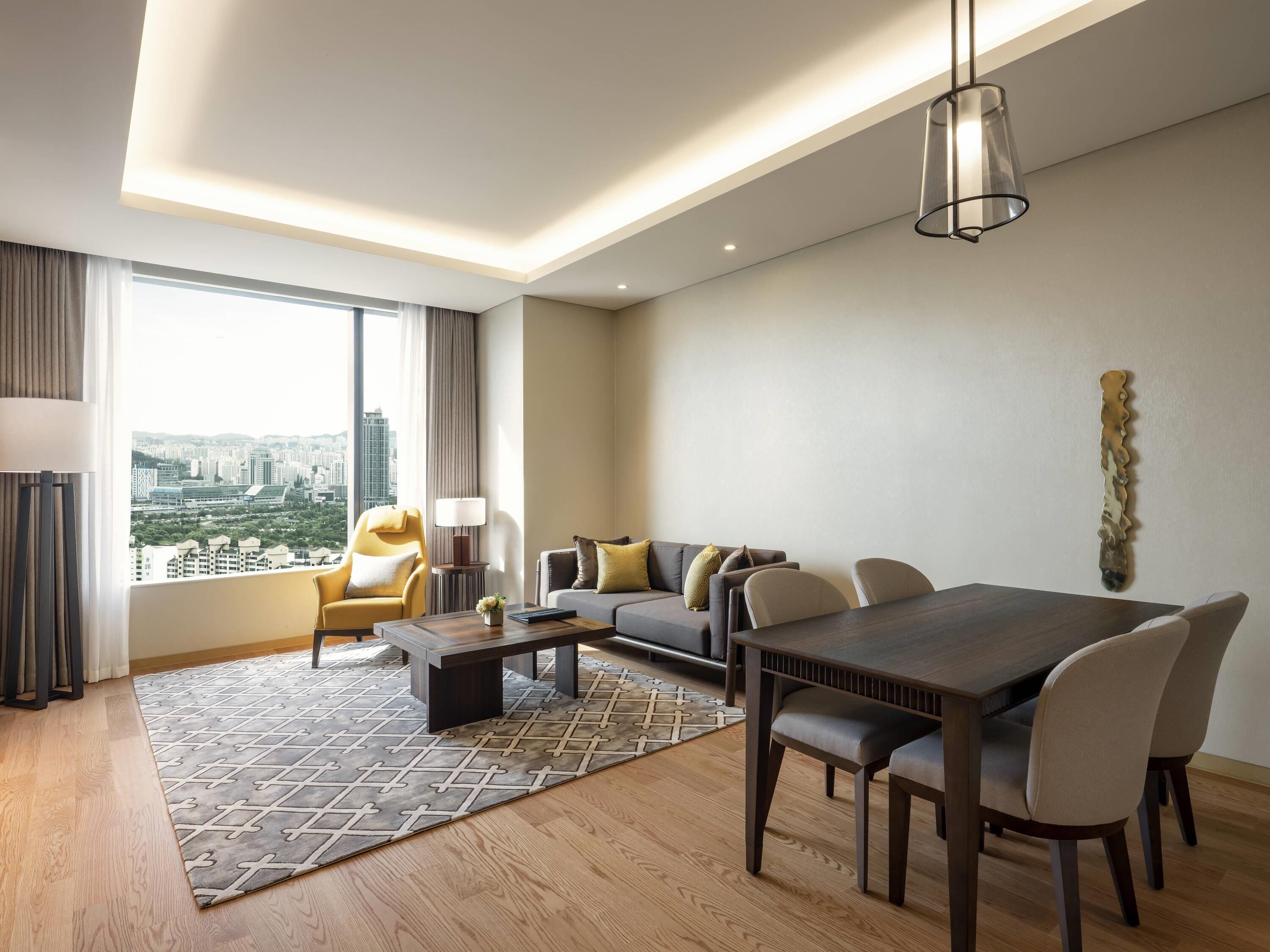 Suite Deluxe, 1 chambre | Literie de qualité, couette en duvet, coffre-fort, bureau