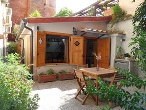 Huoneisto, 1 makuuhuone (Colosseo 3 - Via del Boschetto 88) | Terassi/patio