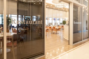 2 restaurants servant le petit déjeuner
