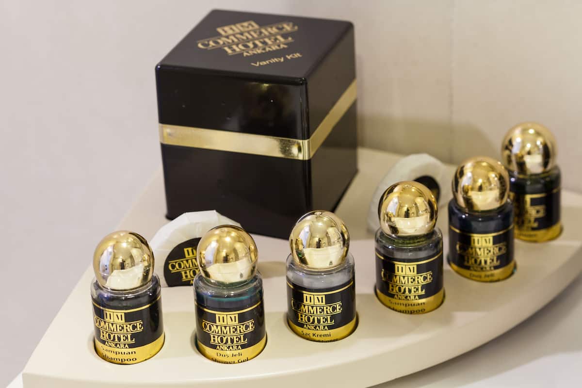 standard double or twin room | bathroom amenities | shower, free toiletries, hair dryer, bathrobes