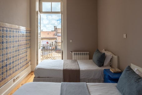 Wifi gratis y ropa de cama
