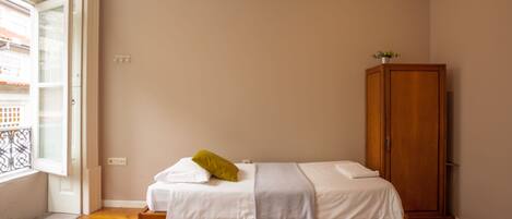 Habitación triple | Wifi gratis y ropa de cama