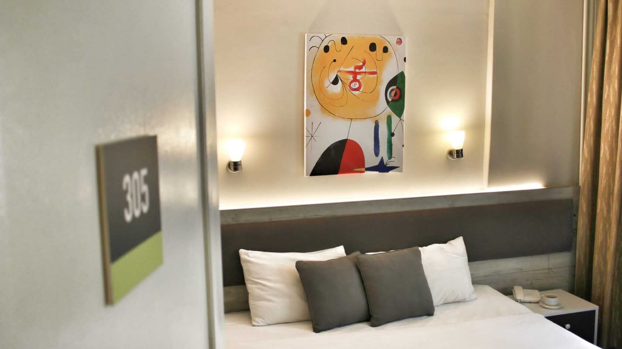 standard double or twin room | desk, laptop workspace, soundproofing, free wifi