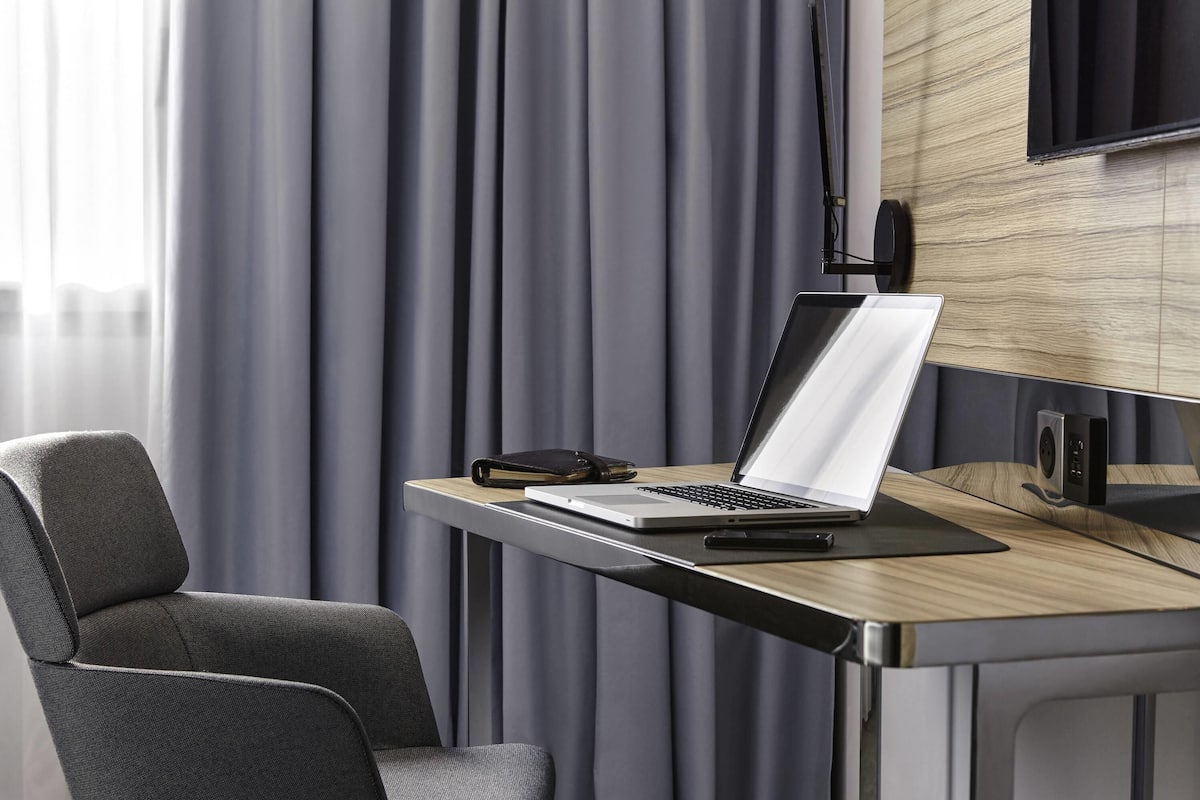 Memory foam beds, in-room safe, desk, blackout drapes