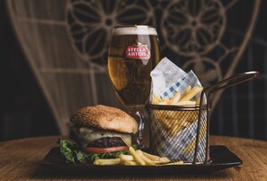 Dining - Novotel London Heathrow Airport T1 T2 and T3 (Hayes)