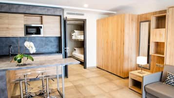Ropa de cama de alta calidad y minibar