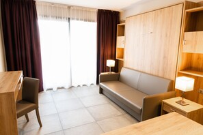 Studio (3 persons) | Premium bedding, minibar, in-room safe, desk - Hôtel & Résidence Lido Marana Bastia Furiani (Furiani)