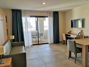 Comfort Apartment (4 persons) | Premium bedding, minibar, in-room safe, desk - Hôtel & Résidence Lido Marana Bastia Furiani (Furiani)