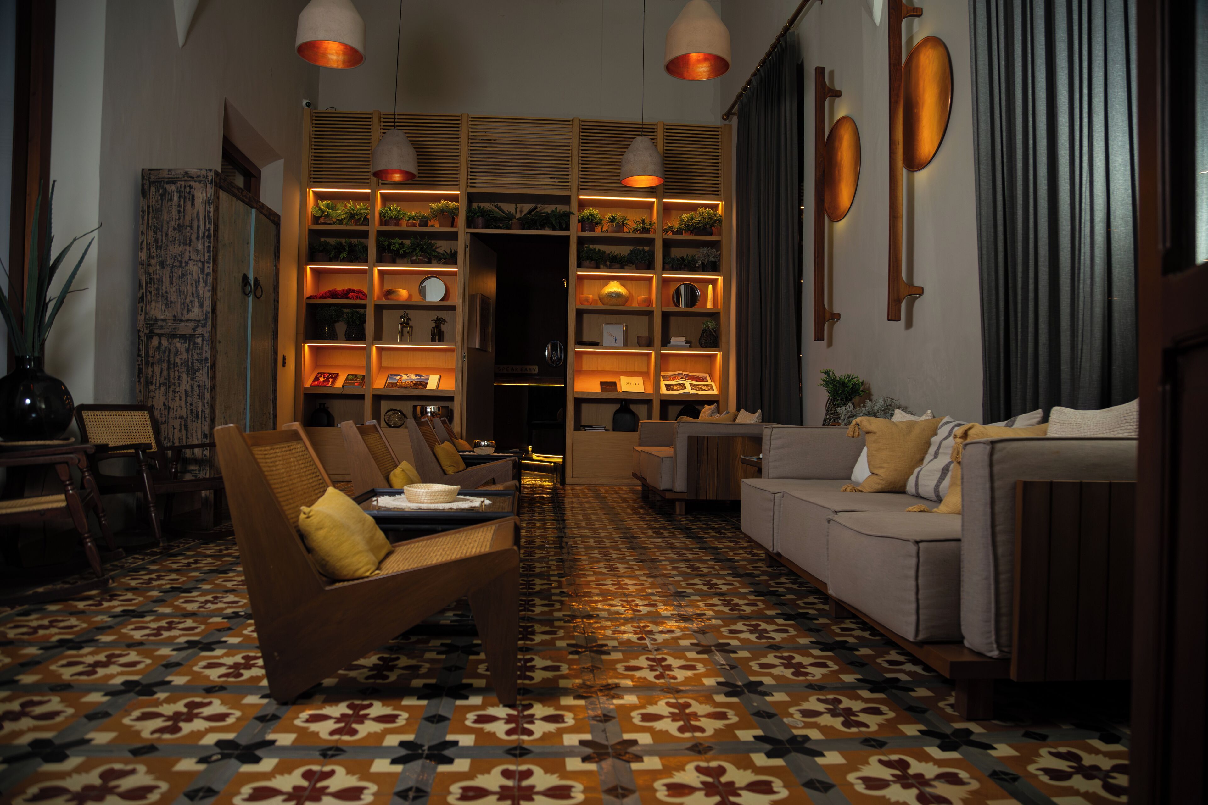 Photo - Decu Downtown