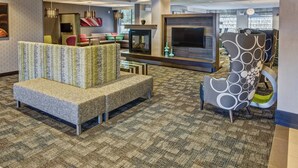 Lobby-lounge