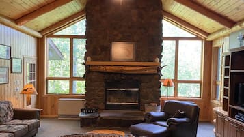 Gunflint Lake Home #12 (5 Bedroom) | Individually decorated, individually furnished, iron/ironing board