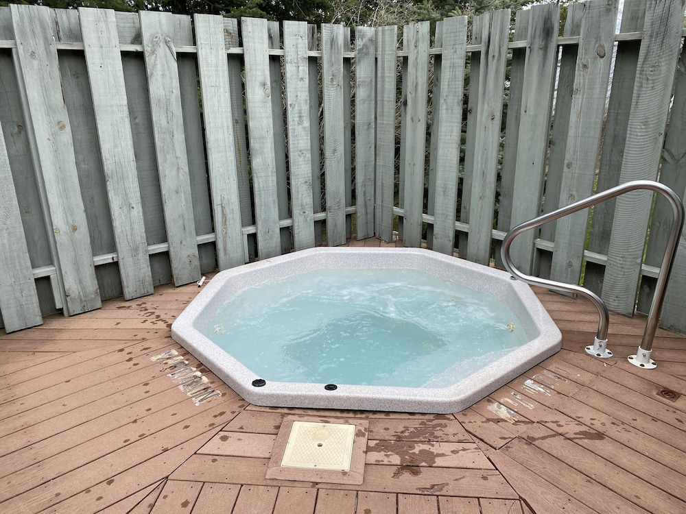 Gunflint Lodge & Outfitters by null