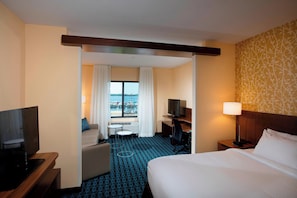 Literie hypoallergénique, rideaux occultants, fer et planche à repasser