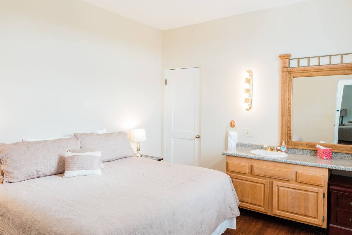 Deluxe Suite, Kitchen | WiFi (free)