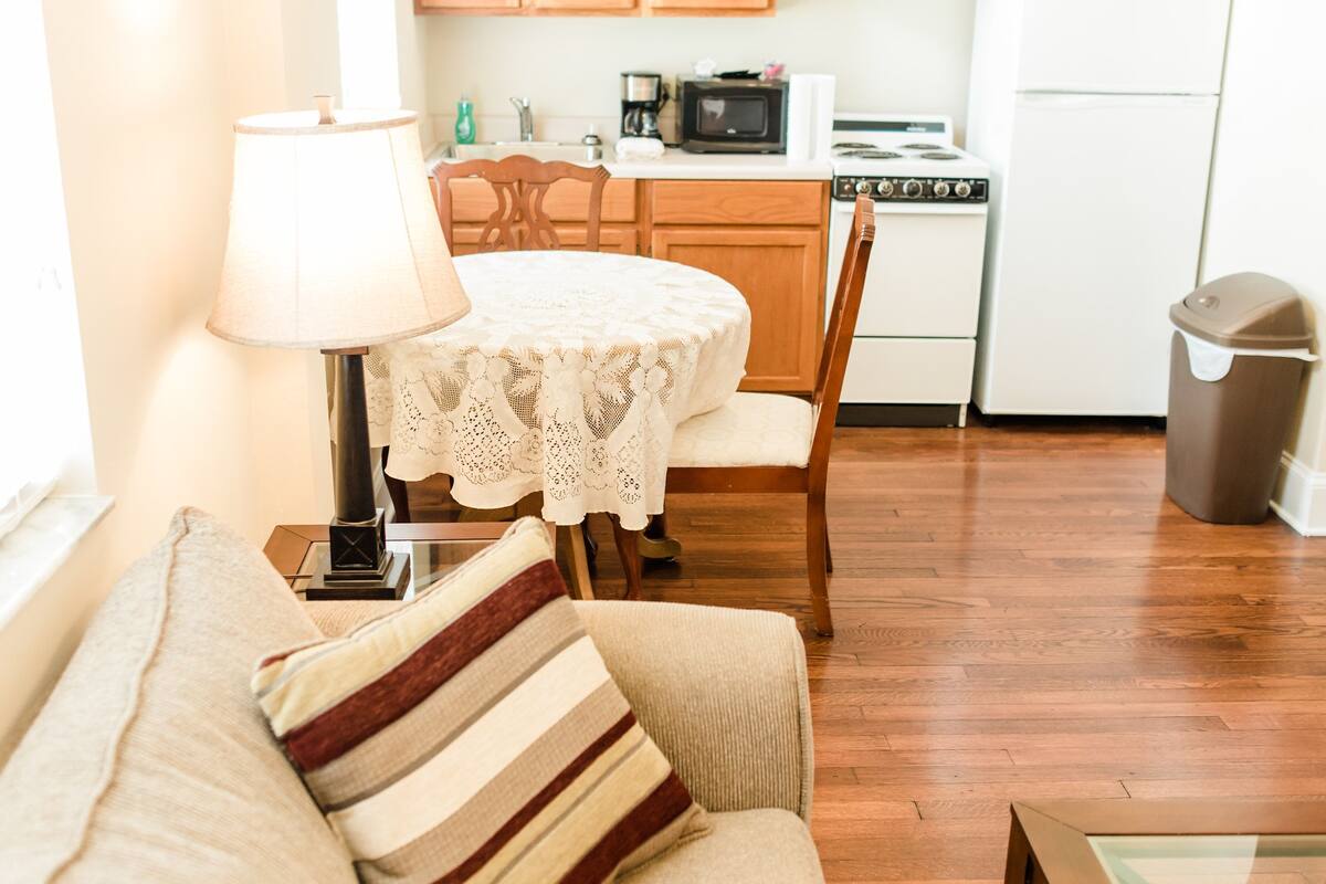 Deluxe Suite, Kitchen, Partial Lake View | Private kitchen