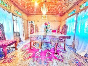 Breakfast, lunch, dinner and brunch served  - New Bul Bul Houseboat Dal Lake (Srinagar)