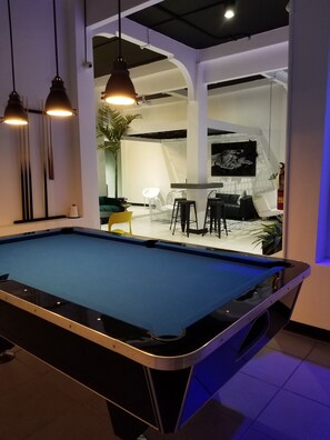Billiards - Nomada Urban Beach Hostel - Adults Only (San Juan)