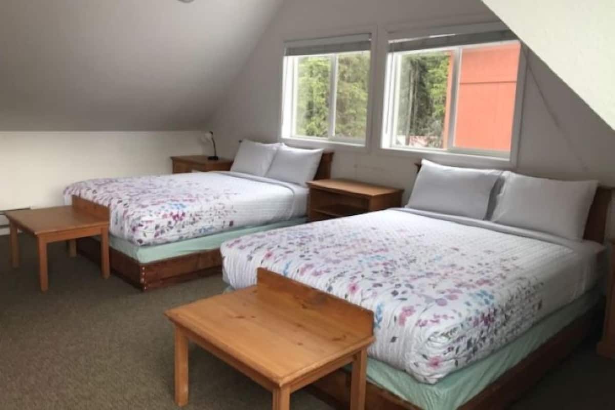 Loft with Downstairs Private Bathroom